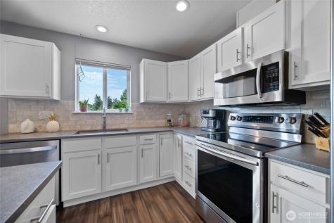 195 Bay Point Drive Castle Rock WA 98611