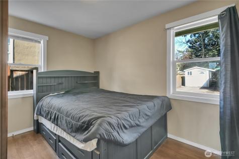 516 6th Avenue S Kent WA 98032