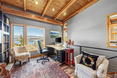 111 Hawks Meadow Chelan WA 98816