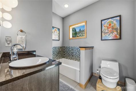 111 Hawks Meadow Chelan WA 98816