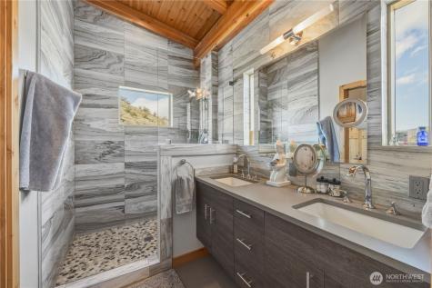 111 Hawks Meadow Chelan WA 98816