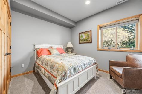 111 Hawks Meadow Chelan WA 98816