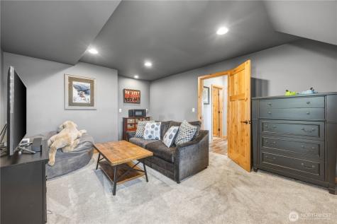 111 Hawks Meadow Chelan WA 98816
