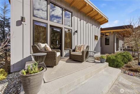 111 Hawks Meadow Chelan WA 98816