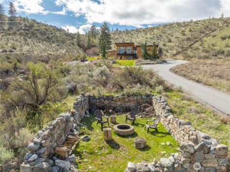 111 Hawks Meadow Chelan WA 98816