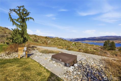 111 Hawks Meadow Chelan WA 98816