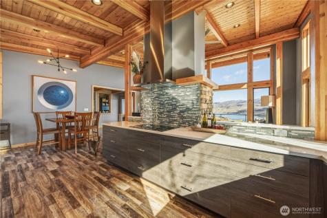 111 Hawks Meadow Chelan WA 98816