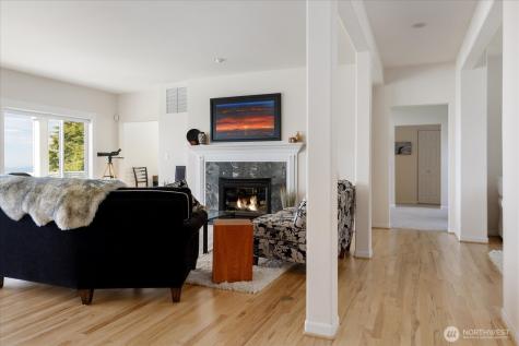 2029 West Beach Road Oak Harbor WA 98277
