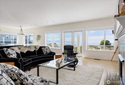 2029 West Beach Road Oak Harbor WA 98277