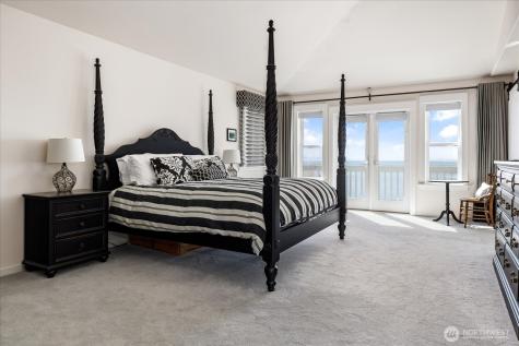 2029 West Beach Road Oak Harbor WA 98277