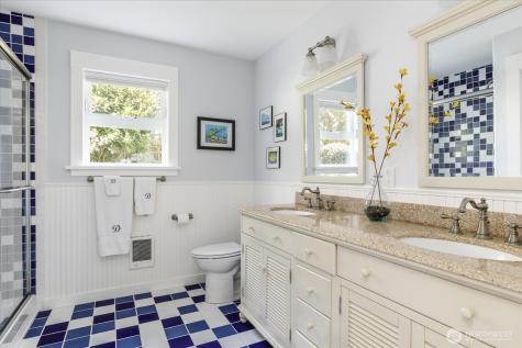 2029 West Beach Road Oak Harbor WA 98277