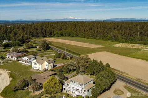 2029 West Beach Road Oak Harbor WA 98277