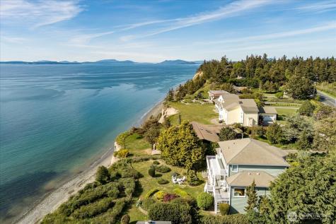 2029 West Beach Road Oak Harbor WA 98277