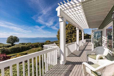 2029 West Beach Road Oak Harbor WA 98277