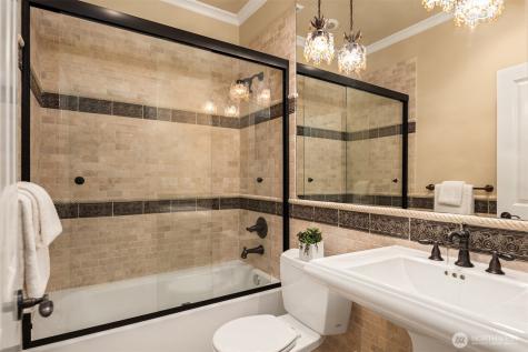 20424 NE 64th Place Redmond WA 98053