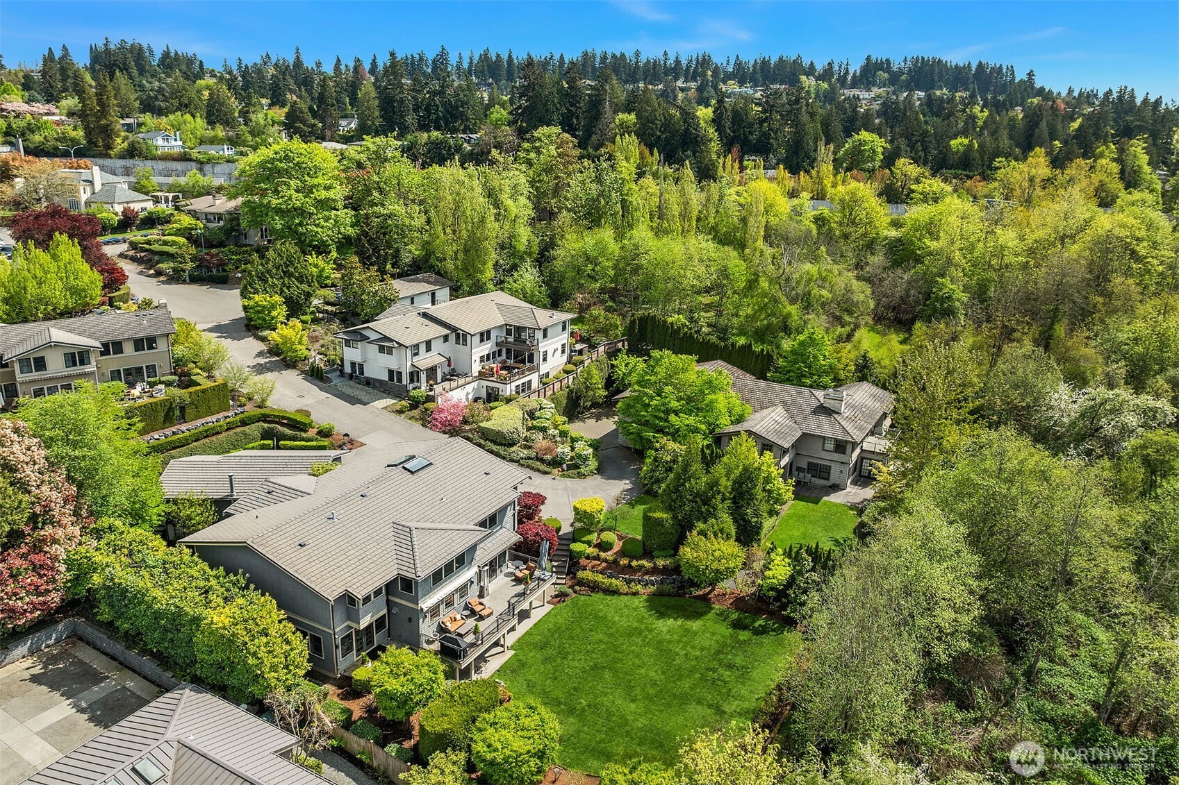 8910 NE 33rd Street Yarrow Point WA 98004