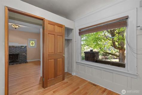 2010 NE 54th Street Seattle WA 98105