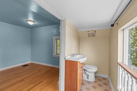 2010 NE 54th Street Seattle WA 98105