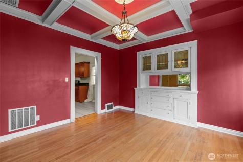 2010 NE 54th Street Seattle WA 98105