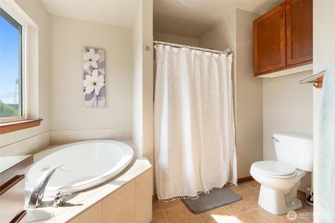 421 Stadium Loop Napavine WA 98565