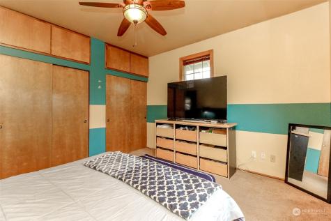 318 D Street Se Auburn WA 98002