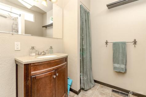 318 D Street Se Auburn WA 98002