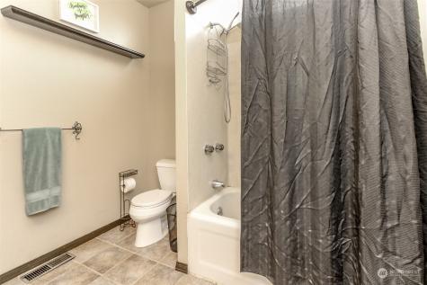 318 D Street Se Auburn WA 98002