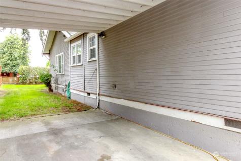 318 D Street Se Auburn WA 98002