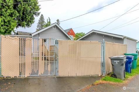 318 D Street Se Auburn WA 98002