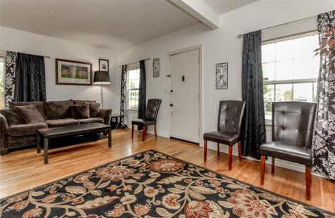 318 D Street Se Auburn WA 98002