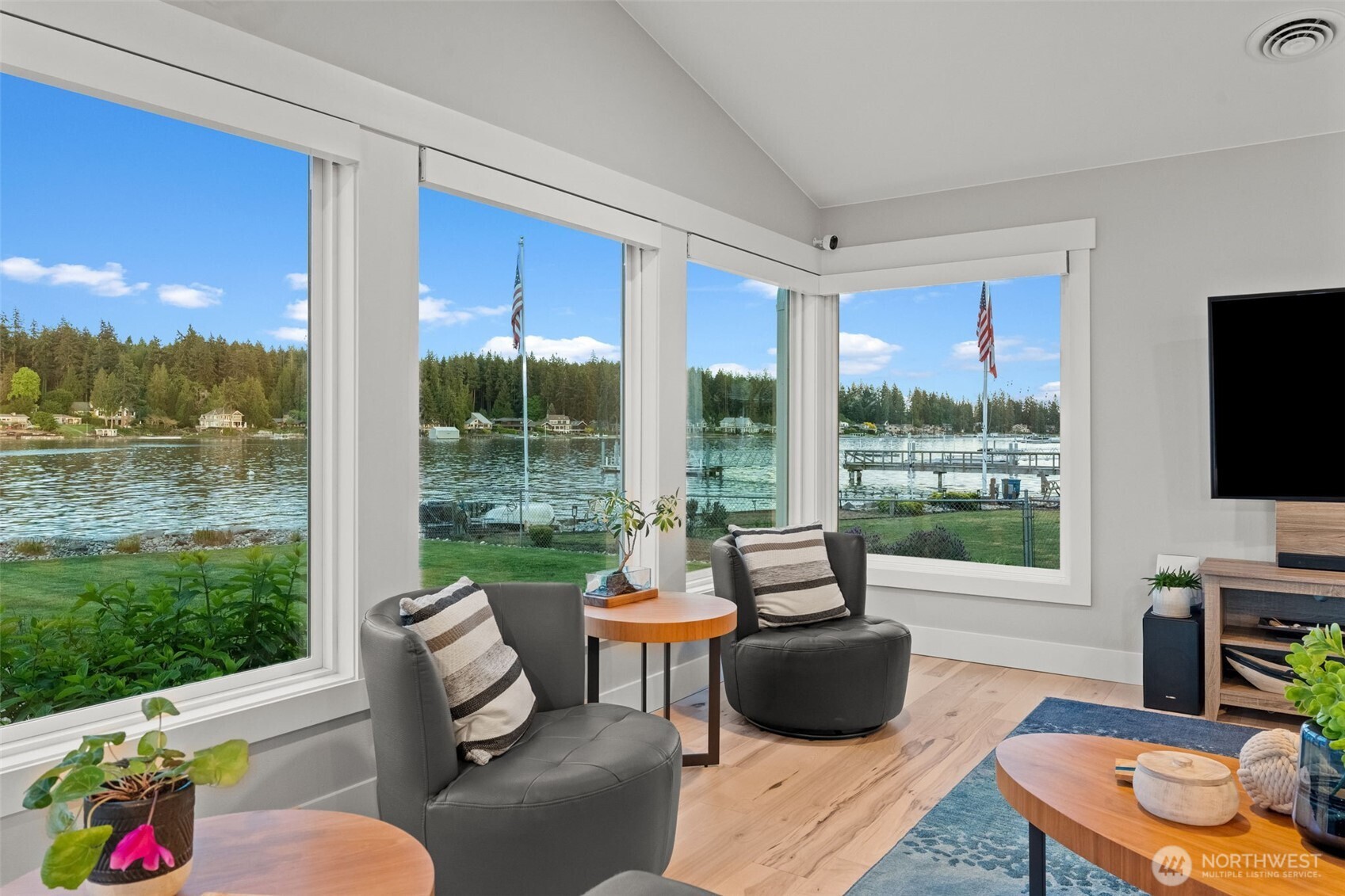 4221 Forest Beach Drive NW Gig Harbor WA 98335