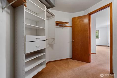 4701 Osprey Drive NE Tacoma WA 98422