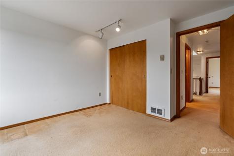4701 Osprey Drive NE Tacoma WA 98422