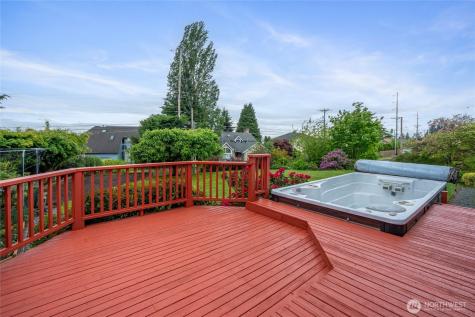 4701 Osprey Drive NE Tacoma WA 98422
