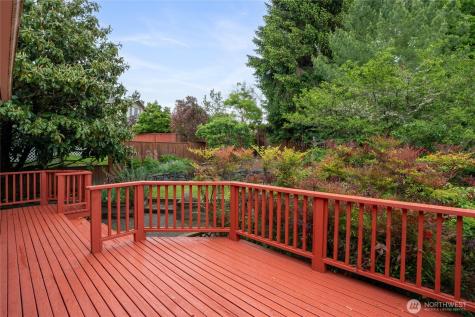 4701 Osprey Drive NE Tacoma WA 98422