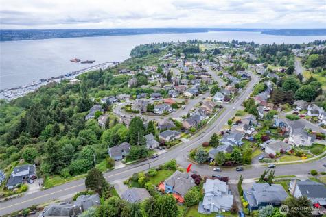 4701 Osprey Drive NE Tacoma WA 98422