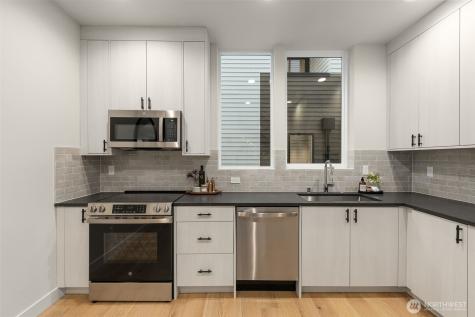 1108 34th Avenue Seattle WA 98122