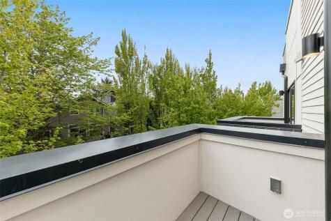 1108 34th Avenue Seattle WA 98122