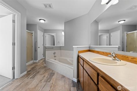 1710 S 390th Street Roy WA 98580