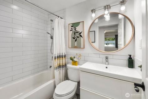8711 NE 140th Street Kirkland WA 98034