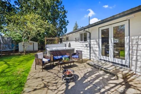 8711 NE 140th Street Kirkland WA 98034