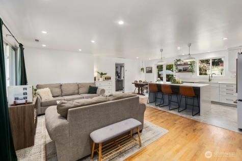 8711 NE 140th Street Kirkland WA 98034