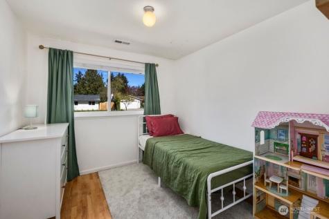 8711 NE 140th Street Kirkland WA 98034