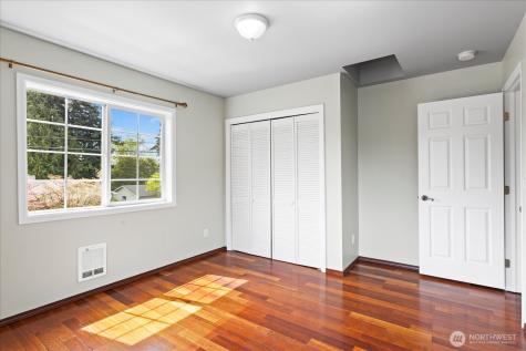 2111 201st Place SW Lynnwood WA 98036