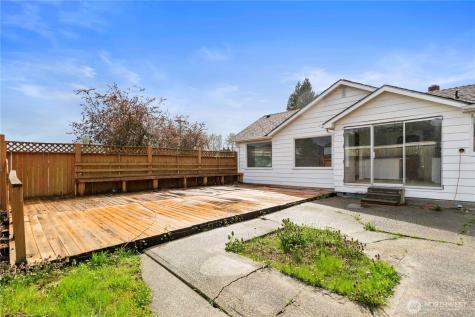 3829 60th Avenue E Fife WA 98424