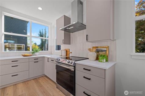 1704 N 47th Street Seattle WA 98103