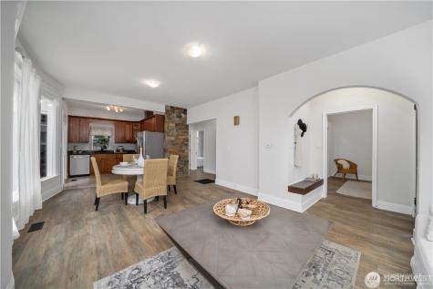 1305 NE 55th Street Seattle WA 98105