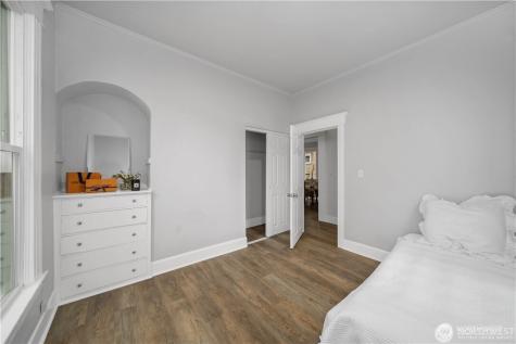 1305 NE 55th Street Seattle WA 98105