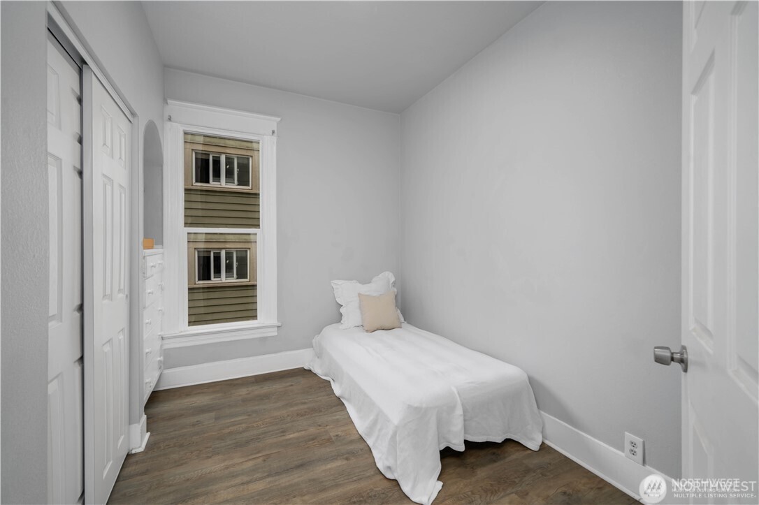 1305 NE 55th Street Seattle WA 98105