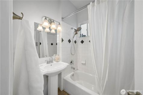 1305 NE 55th Street Seattle WA 98105